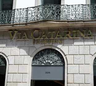 Außenansicht der Shopping-Mall