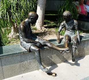 Plastik "spielende Kinder"