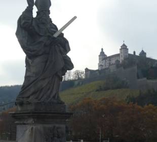 Der Frankenapostel Kilian auf der Alten Mainbrücke