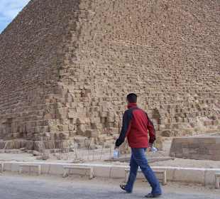 Pyramidy