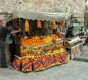 Auf dem Weg zum Hafen in Antalya