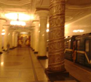 Metro St. Petersburg - palastartige Metrostationen