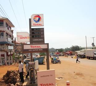 Schwarzhändler versuchen ihr Glück..