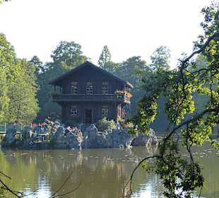 Tolle Felsenanlage am See