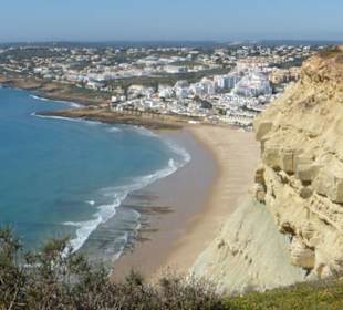 Blick auf Praia da Luz (Strand des Lichts) 