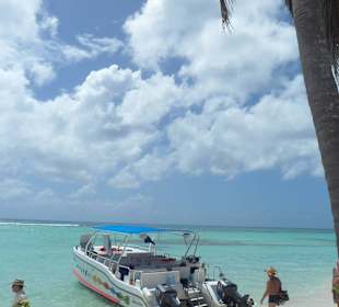 Unser Boot Stopp Saona