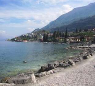 Uferweg am sehr empfehlenswerten Hotel Castello