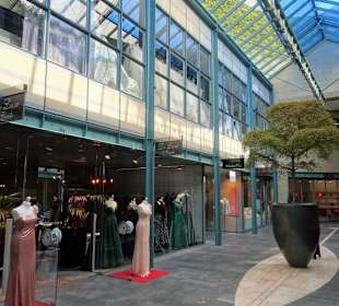 Rundgang durch die Neumarkt Passage