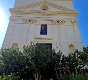 Eindrucksvoller Bau auf Salina