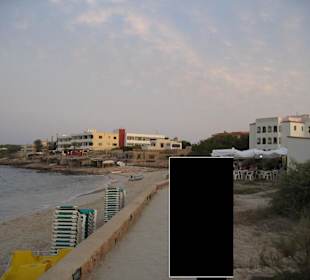 Strand von Es Pujols vor dem Hotel Tahiti