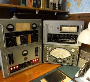 In der Funkkabine eines Schiffes