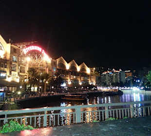 Clark Quay am Abend