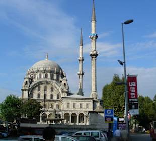 Blick auf die Yeni Cami Moschee