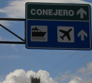 Weg zum Hafen bzw. Flugplatz