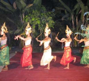 Klassischer Tanz: Moderne Tempeltänzerinnen