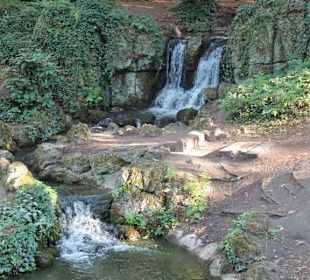 Wasserfall im Volksgarten Köln