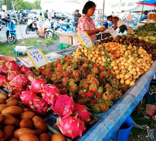 Nachtmarkt Bang Tao - Probieren erlaubt