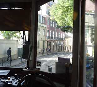 Rundfahrt mit der Tram 12 durch Lissabon