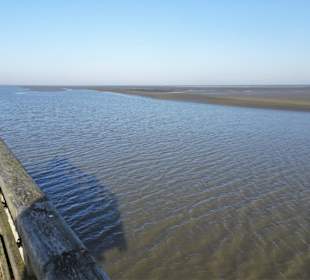 Blick vom Ende des Steges auf den Priel