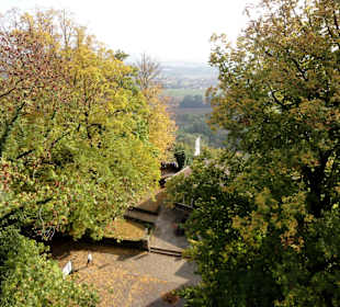 Blick vom Turm in den Burghof