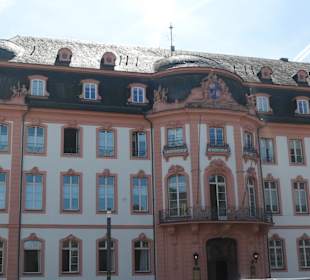 Am Mainzer Schillerplatz