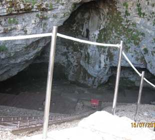 Die Treppe in der Höhle