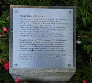 Infotafel zum Klaus Groth-Brunnen