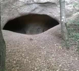 Trasstein Höhlen