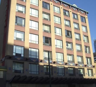 Hotel Ramada Inn & Suites Downtown