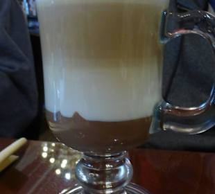 Cafe Latte mit weißer- und Vollmilch-Schokolade
