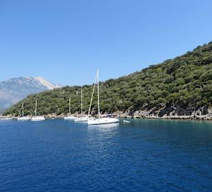 Jachten liegen vor Anker