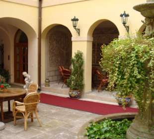 Innenhof hinter dem Cafe