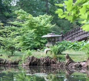Brücke und See vomm Schloss