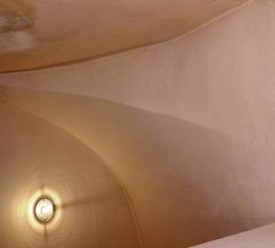 Man beachte die Decke