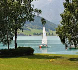 Spaziergang entlang des Ostufers