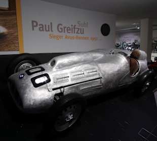 Exponate im Fahrzeugmuseum Suhl