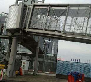 Weiterer Ausblick v. Terminal 2 "Ryanair"