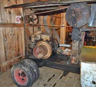 Historische Geräte im "Oberen Hof"