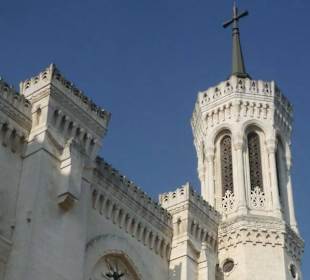 Dom auf einem Berg oberhalb von Lyon