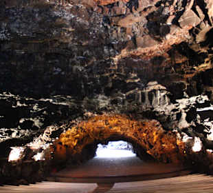 Konzertsaal im Fels eingebettet