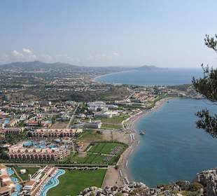 Unsere Bucht mit Strand von oben