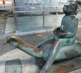 Die Schildkrötenreiterin vom Breitscheidplatz