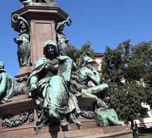 Maxmonument