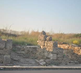 Ruinen direkt vor dem Can Garden