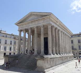 Maison Carrée