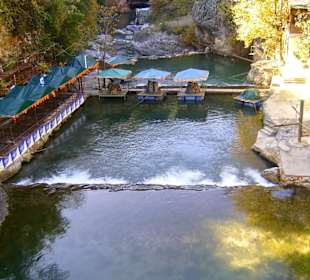 Restaurants über dem Fluß