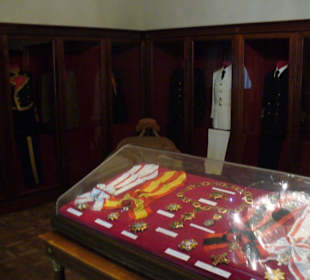 General Francos Uniformen und Orden