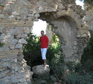 ich mitten in den Ruinen