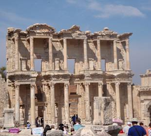 Die berühmte Bibliothek von Ephesus