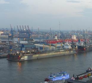 Blick vom Atlantic Haus /  Penthouse Elb-Panorama